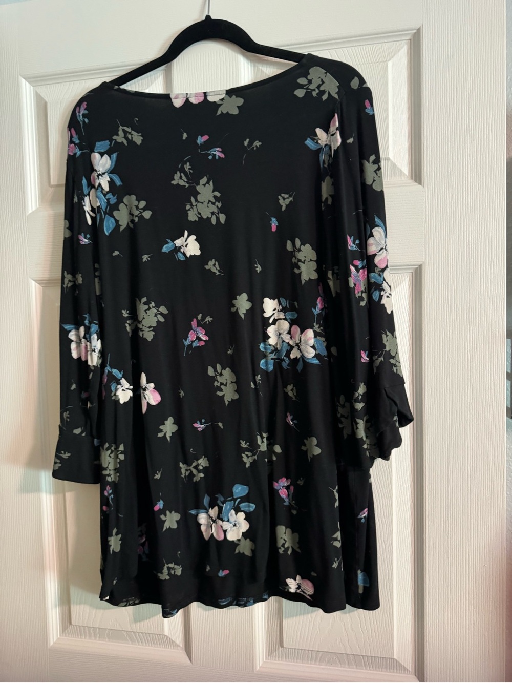 J. Jill Black Floral Long-Sleeve Tunic Top